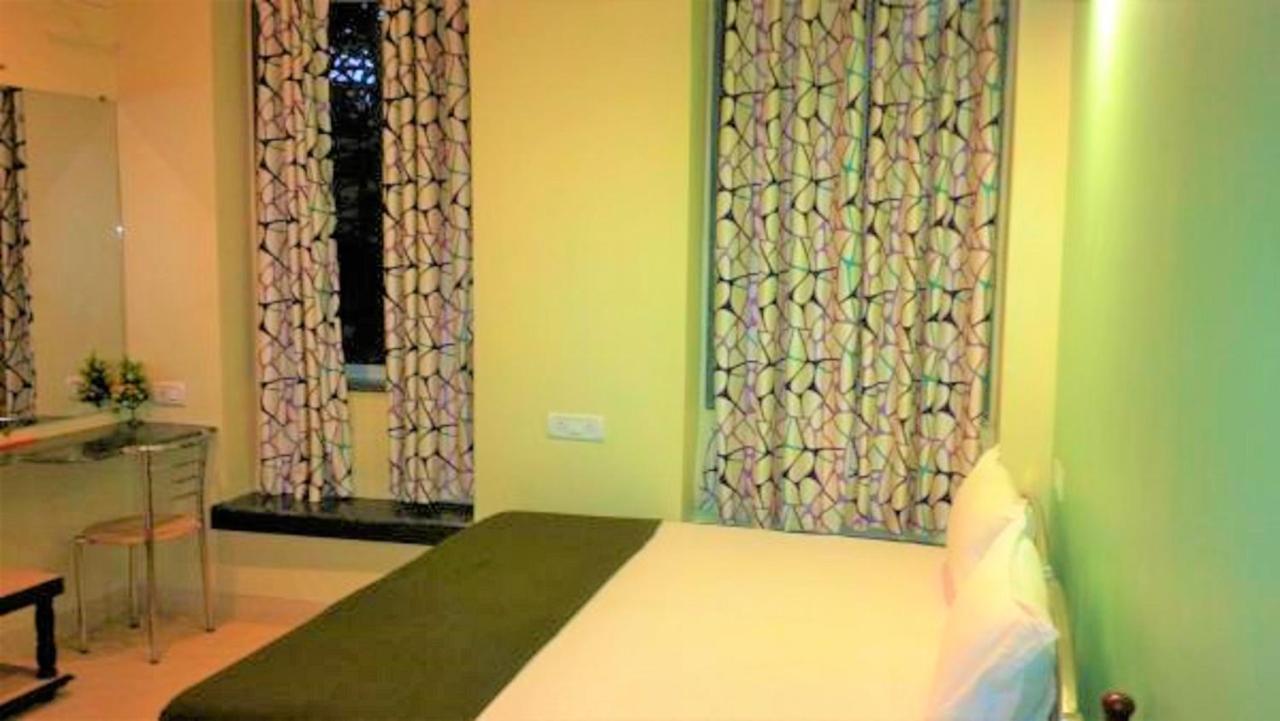 Hotel Blue Bird Colaba Mandve Exteriér fotografie