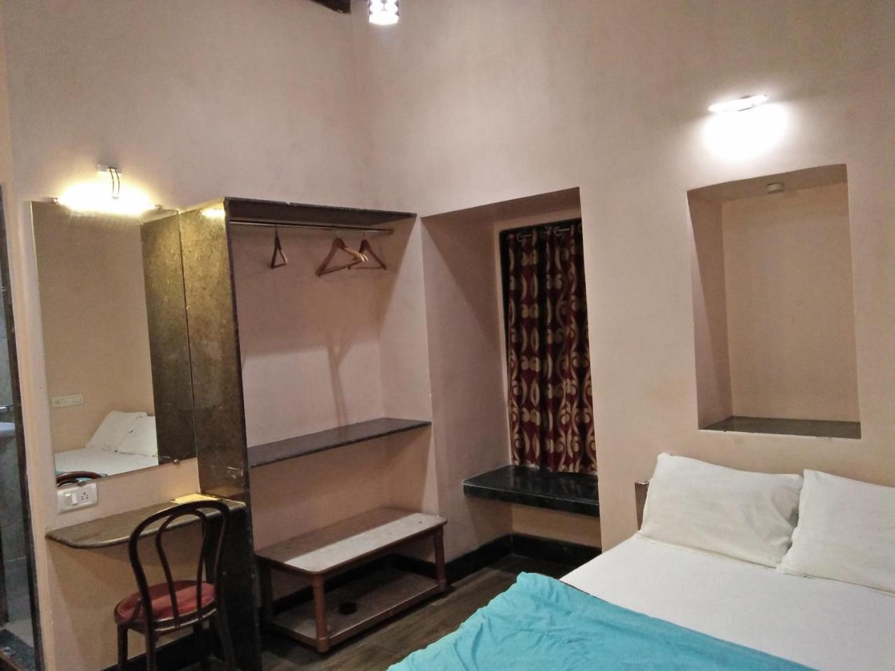 Hotel Blue Bird Colaba Mandve Exteriér fotografie
