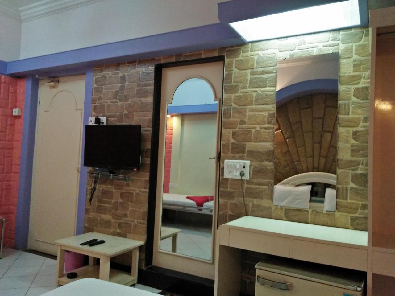 Hotel Blue Bird Colaba Mandve Exteriér fotografie