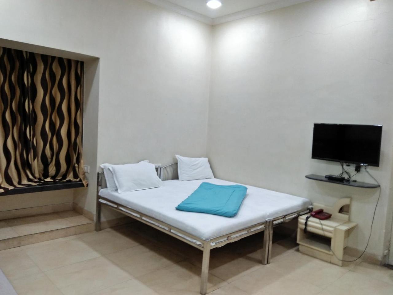 Hotel Blue Bird Colaba Mandve Exteriér fotografie