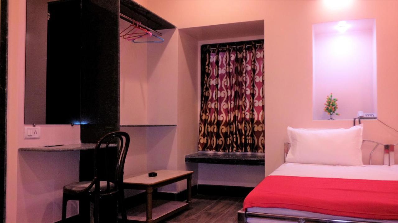 Hotel Blue Bird Colaba Mandve Exteriér fotografie