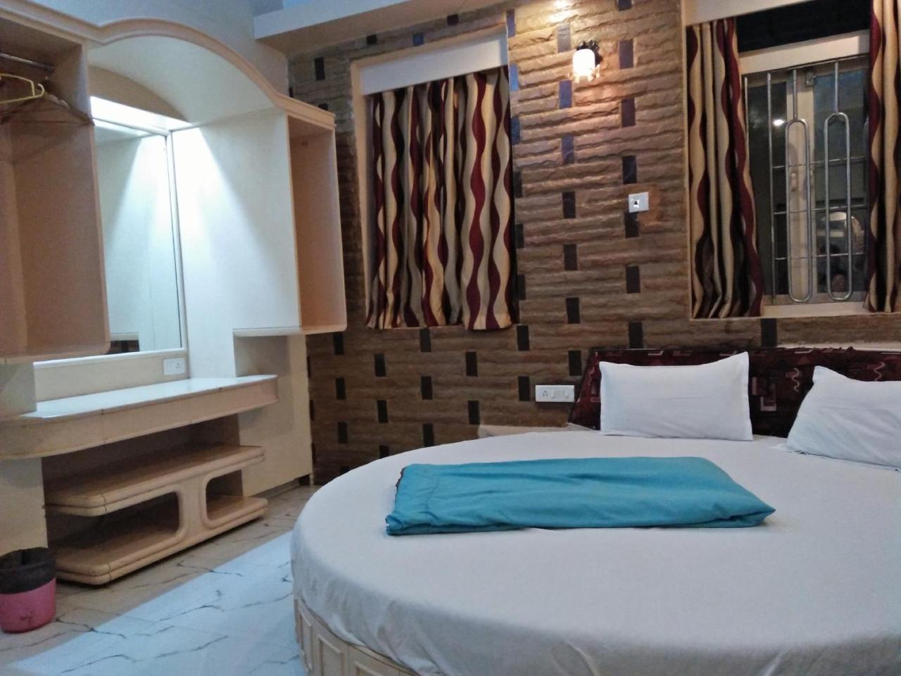 Hotel Blue Bird Colaba Mandve Exteriér fotografie