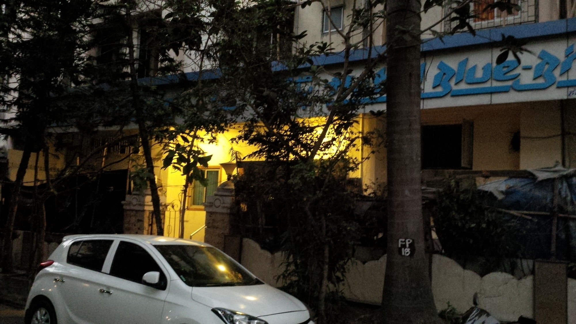 Hotel Blue Bird Colaba Mandve Exteriér fotografie